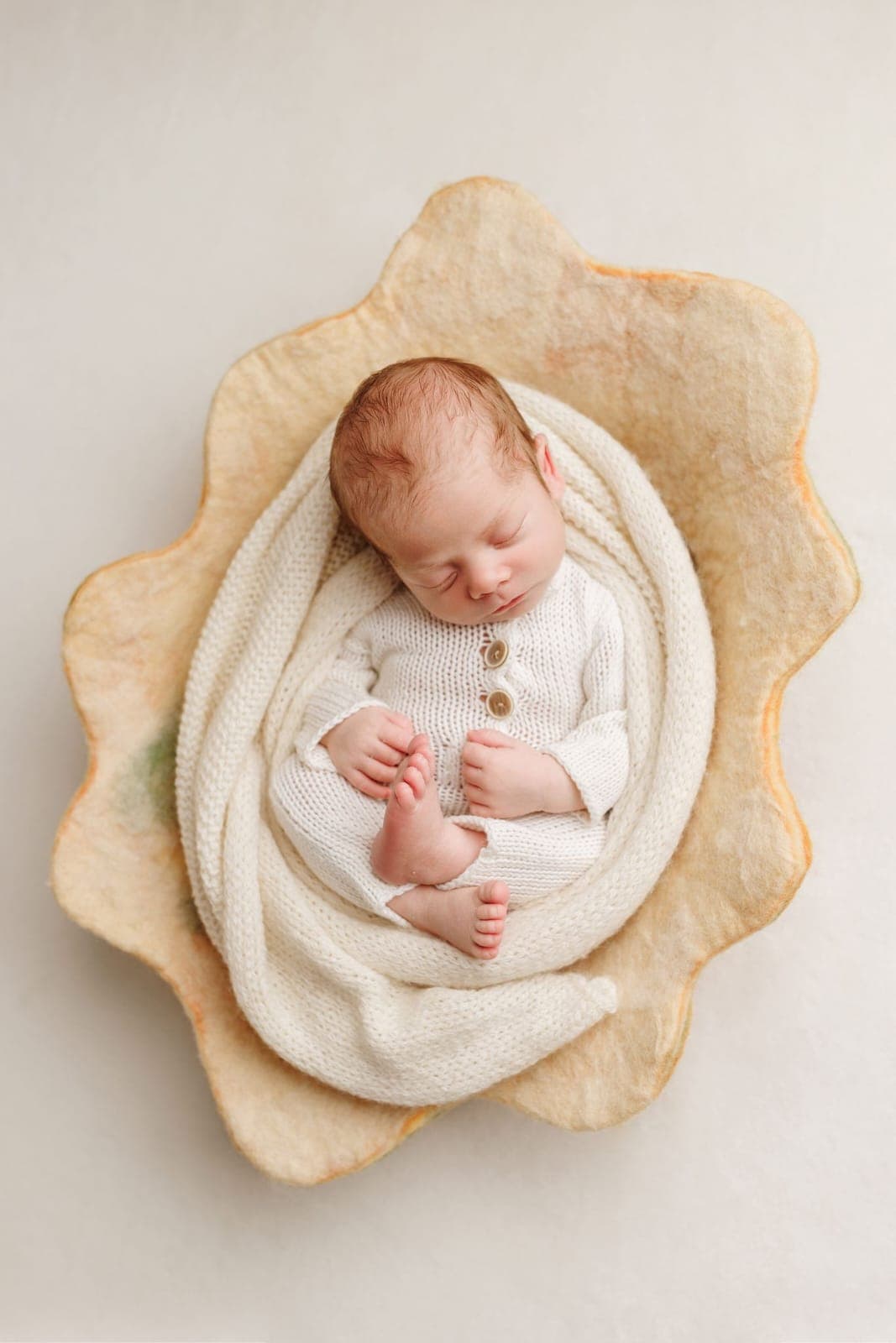 Newborn Cocoon · Sina